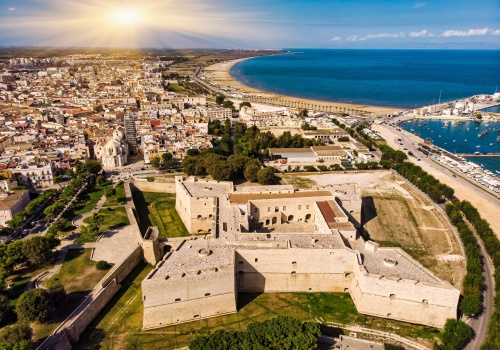 Wiosenny city break we Włoszech za 819 PLN 🇮🇹 Loty i noclegi ze śniadaniami w Apulii ☀️🤩