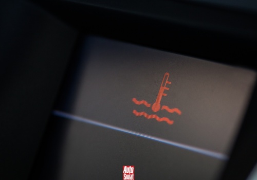 Pan Andrzej zignorował czerwoną kontrolkę. Koszt naprawy to 12 tys. zł