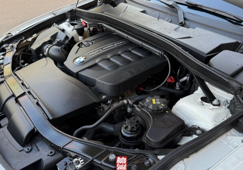 Olej silnikowy to cichy bohater pod maską. Bez niego auto nie pojedzie. Jak go dobrać?