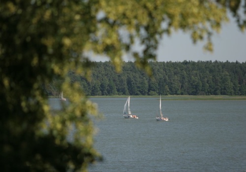 Mazury bez tłumów. Wystarczy dobrze poszukać. Odpoczynek bez turystów nad pięknym jeziorem
