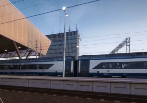 Tragedia na linii kolejowej w kierunku Ursusa. Pociąg potrącił mężczyznę