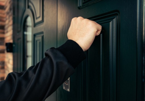 To obowiązkowe, a oni już chodzą i pukają do drzwi. Nie wpuścisz? Kara może szybko zaboleć