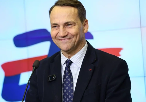 Sikorski na zamkniętym spotkaniu elit w USA. Mówi się o „rządzie światowym”