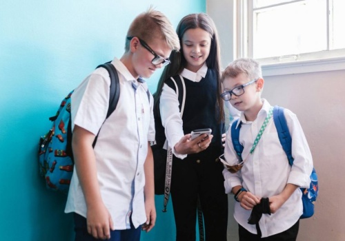 Wejdą nowe przepisy dotyczące AI. To koniec walki o skandaliczne zdjęcia m.in. nastolatków