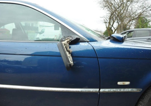 Zaatakował BMW. Policja szybko odkryła, że nie ma prawa pobytu w Polsce