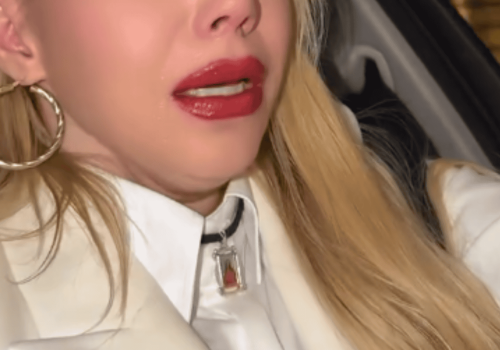 Zalana łzami była żona posła PiS prowadzi samochód. Już nie ma złudzeń