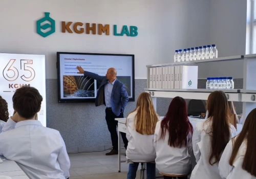 Pierwszy KGHM LAB już otwarty! Polska Miedź sfinansowała nowoczesną pracownię chemiczno-fizyczną w II LO w Legnicy
