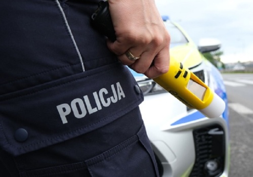 Nietrzeźwy kierowca wiózł troje dzieci. Skrajna nieodpowiedzialność na drodze