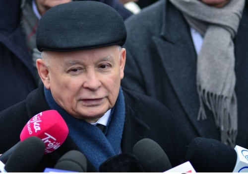 16. rocznica katastrofy smoleńskiej. Ekipa Kaczyńskiego zaczęła wyjątkowo spokojnie