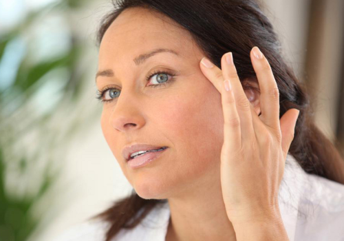 Dziesięć produktów spożywczych popartych badaniami naukowymi, które w naturalny sposób zwalczają zmarszczki