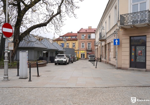 Utrudnienia w ruchu przy kieleckim Rynku