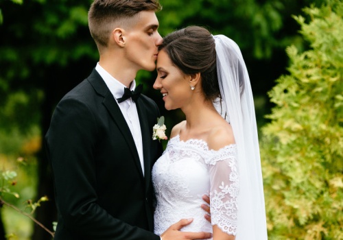 Małżeństwo na receptę? Naukowcy: zmniejsza ryzyko groźnej choroby