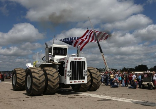 Największy ciągnik świata odchodzi na emeryturę. Dlaczego?