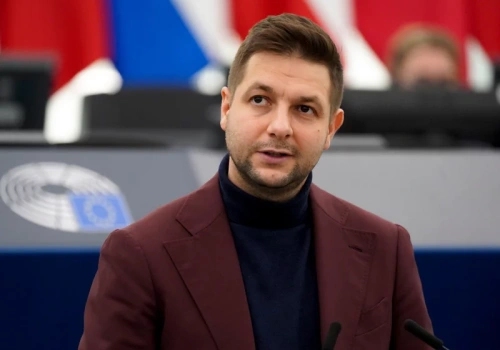 Jaki nie spodziewał się takiego finału spotkania z młodzieżą. Nagranie hitem sieci