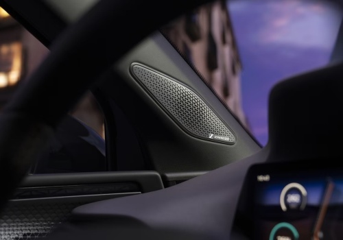 Sennheiser nagłośni miejski model z Hiszpanii. Potężne brzmienie dla nowej Cupry Raval