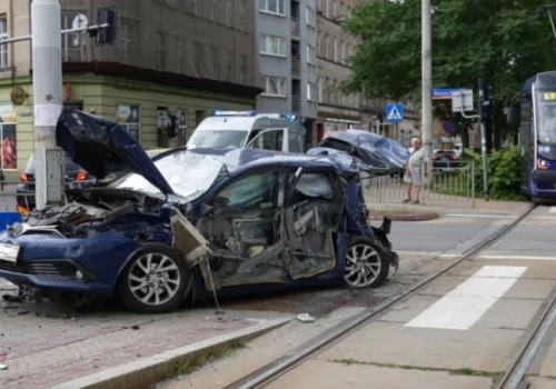 Niebezpieczne skrzyżowanie na Pułaskiego? Magistrat mówi wprost: to wina kierowców