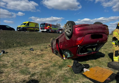 Trasa Olsztyn-Barczewo. Kierowca tej marki wysłał 31-latkę do szpitala