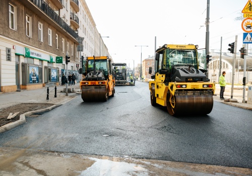 Rakowiecka w pełni otwarta dla samochodów. Zmiany w ruchu na Mokotowie
