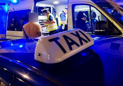 Kierowca Bolta zabrał pasażerów do domu. Obywatel Nigerii stracił konsolę i pieniądze