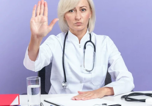 Koniec bezkarności pseudomedycyny? Rząd chce uderzyć w „uzdrowicieli” i fałszywe terapie