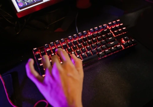 Przełączniki w klawiaturach gamingowych. Czym się różnią?