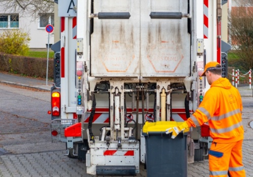 Ulga na śmieci dla seniorów. Kto może płacić mniej i jak złożyć wniosek?