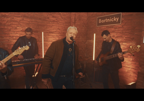 Bartnicky z nowym singlem. Teledysk powstał w Lesznej Dolnej, tańczą w nim Oldrzychowice