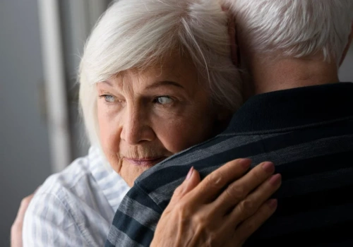 Alzheimer niszczy pamięć, ale nie emocje. Eksperci: wsparcie jest kluczowe dla chorych i rodzin