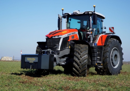 Kupili 11 najmocniejszych ciągników Massey Ferguson 9S. CFG znowu zaskoczyła