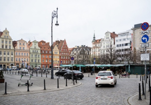 Plac Solny będzie zamknięty dla aut i motocykli na noc i weekendy.
