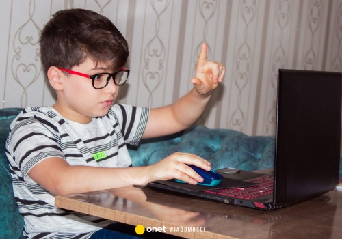 Estonia: regulujcie giganty technologiczne, zamiast zakazywać dzieciom internetu