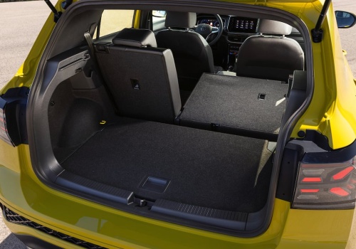 SUV Volkswagena z zaskakująco dużym bagażnikiem (455 l) potaniał do 84 565 zł. W praktyce można go kupić nawet za 80 650 zł