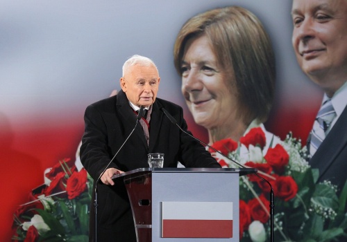 Jarosław Kaczyński w rocznicę katastrofy smoleńskiej: kłamstwo wciąż trwa