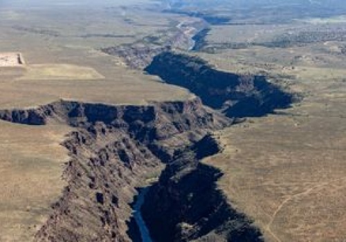 Pęknięcie rozdziela Amerykę. Długie jak droga z Warszawy do Brukseli