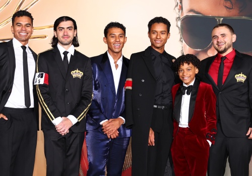 Rodzina Michaela Jacksona błyszczy na premierze 