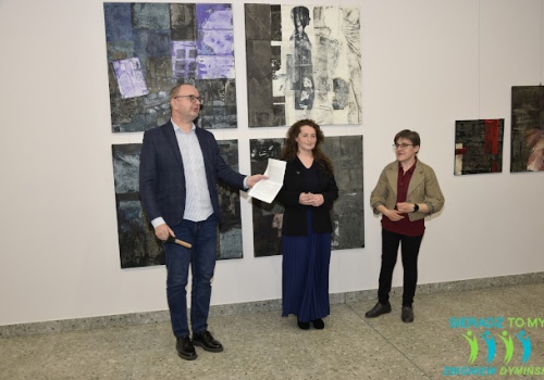 Dwie drogi patrzenia na świat. Wystawa Małgorzaty Drozd-Witek i Anny Marii Kamyckiej w BWA Sieradz