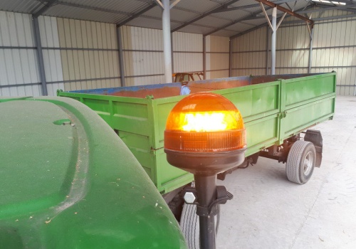 Kiedy kogut w ciągniku jest obowiązkowy? Za błąd grozi mandat