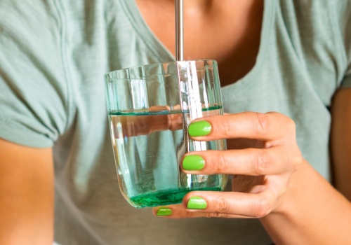 Zapominasz pić wodę? Wrzuć szczyptę do szklanki. Szybciej się nawodnisz