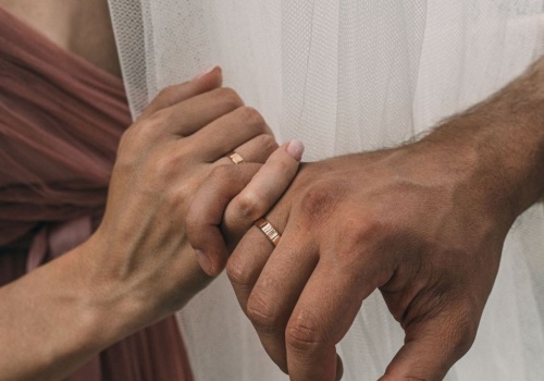 Małżeństwo może wpływać na zdrowie. Zaskakujące wyniki badań naukowców