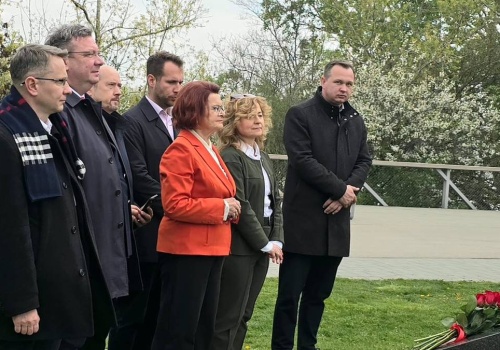 Politycy PiS w Budapeszcie. Poparcie dla Orbana i spotkanie z Ziobrą