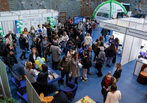 Ponad 60 wystawców i przeszło tysiąc ofert pracy, praktyk i staży. W Akademii Tarnowskiej będą Targi Pracy