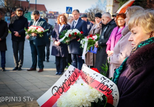 Poruszające chwile w Nowym Sączu. Hołd dla ofiar Smoleńska