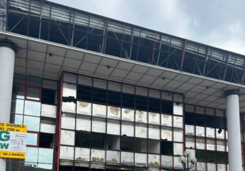 Ruszyła rozbiórka głównego gmachu dworca PKP w Częstochowie. Pasażerowie przeniesieni do dworca tymczasowego