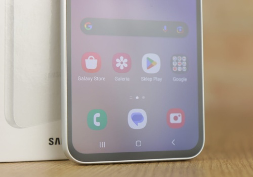 Samsung aktualizuje 3-letni smartfon. To popularny model