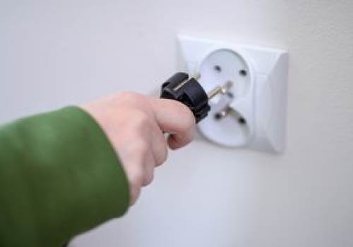 Wyłącz na noc. Te sprzęty nie powinny być podpięte do prądu