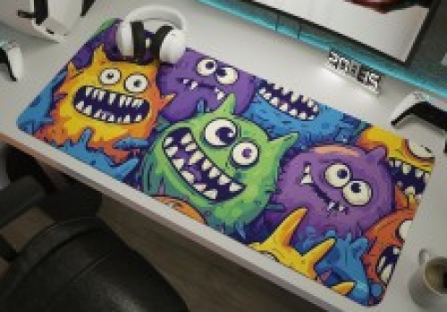 Wyprzedaż podkładek pod myszki w RTV Euro AGD. Model Humans+Robots Monsters za 69 zł!