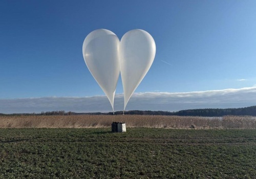 Niezidentyfikowany balon znaleziony pod Warszawą