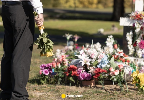 Grabarz opowiada o swojej pracy. 