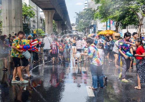 Ambasada ostrzega turystów w Tajlandii. Szykujcie się na utrudnienia i uważajcie na paszporty!