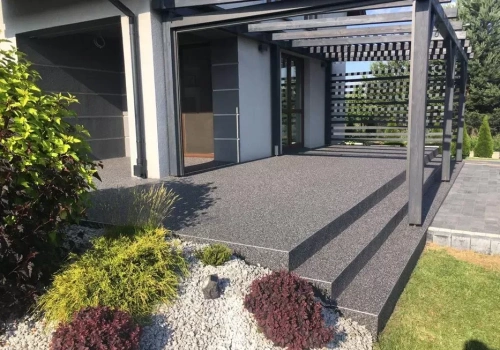 Nowoczesna posadzka na taras i balkon - kamienny dywan